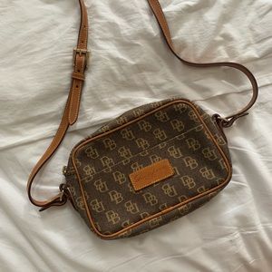 Dooney & Bourke crossbody ✨